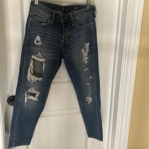 Great condition Hollister low rise boyfriend jeans